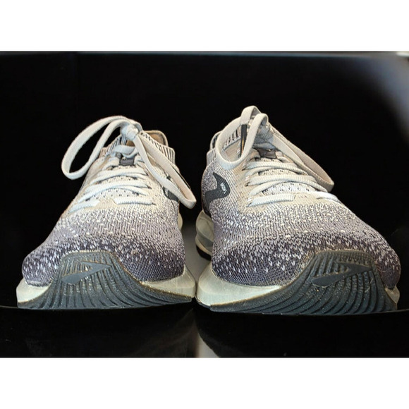 Brooks Levitate 2 Women's Size 9.5 Running  Ebony/Gray/White 1202791B178 - Picture 3 of 9